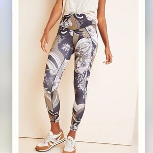 NWT Free People movement Black and White Abstract Leggings